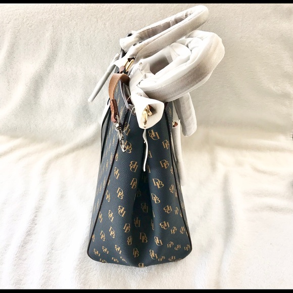 🆕 Dooney & Bourke Greta Zip Satchel - Picture 8 of 13